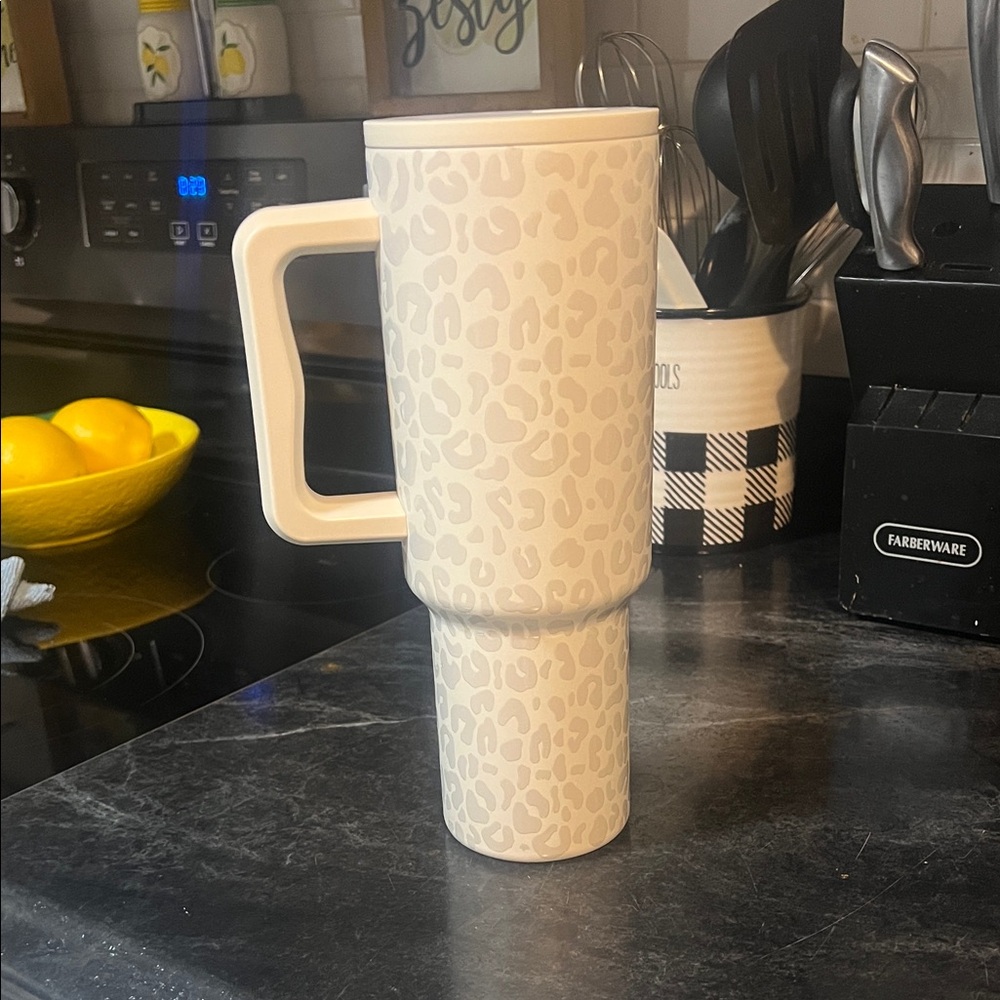 Simple Modern 40oz White Leopard